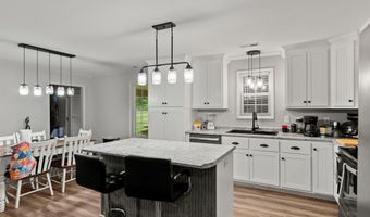 7486 Snake Rd, Athens, AL 35611