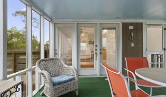 10091 River Dr, Bay St. Louis, MS 39520
