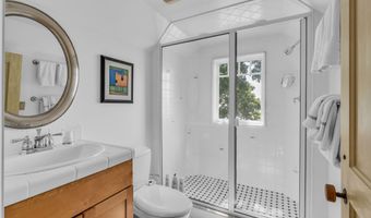 55 Shore Rd, Clinton, CT 06413