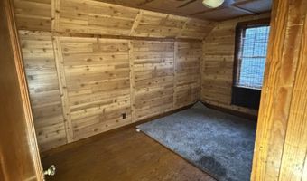 140 S 4th St, Albion, IL 62806