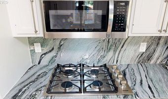 970 HASSETT St, Brookings, OR 97415