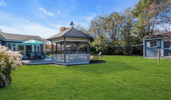 8 Eagle Dr, Bayville, NJ 08721