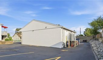 620 Killingly St, Johnston, RI 02919