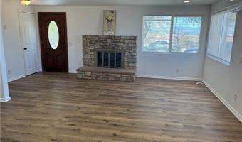 11033 Chipmunk Rd, Apple Valley, CA 92308