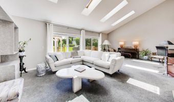 611 W Whiting Ln, Arlington Heights, IL 60004