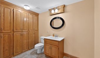 15526 Evans Rd, Basehor, KS 66007