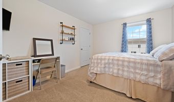 48 Farragut Ave, Barnegat, NJ 08005