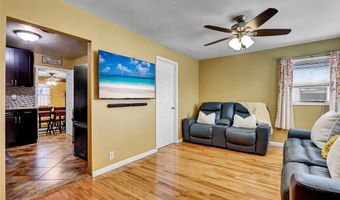 1 Somerset Rd W, Amityville, NY 11701