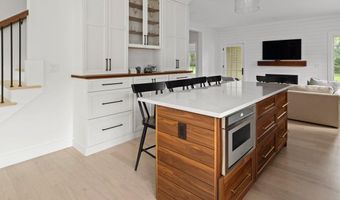 50 Kenyon Ave, East Greenwich, RI 02818
