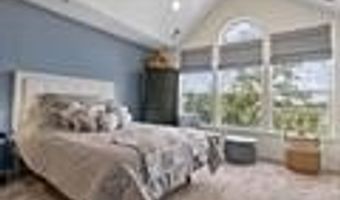 25 BAYSIDE Dr, Bayonne, NJ 07002