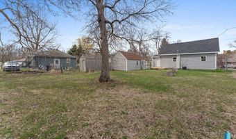 307 W Oak St, Beresford, SD 57004