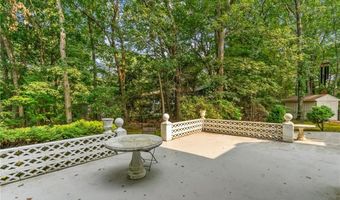 300 Country View Dr, Warwick, RI 02886