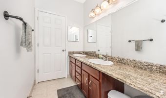 241 W Oakbrook Dr, Ann Arbor, MI 48103