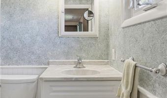 18 Continental Dr, Middletown, RI 02842