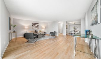 1101 S ARLINGTON RIDGE Rd 212, Arlington, VA 22202