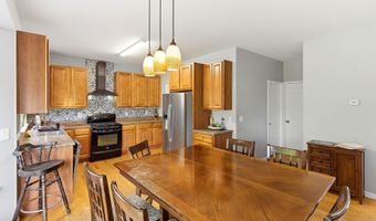 801 Cranberry Rd, Beachwood, NJ 08722
