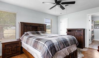1411 Parker Dairy Rd, Alvord, TX 76225