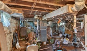 3 Young Ave, Amsterdam, NY 12010