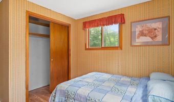 70 Meredith Ln, Barnstead, NH 03225