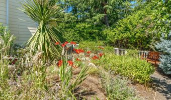1011 Canyon Park Dr, Ashland, OR 97520