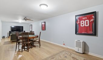 706 N Arbor Dr, Anchorage, KY 40223