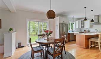 25 Kristin Dr, Cranston, RI 02921