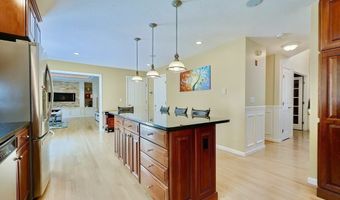 8 Pilgrim Rd, Ashland, MA 01721