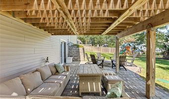 123 Terrace Ave, Cumberland, RI 02864