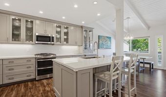 2842 Luciernaga St, Carlsbad, CA 92009