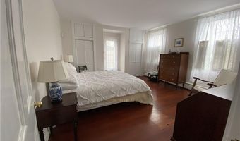 167 Coggeshall Ave A, Newport, RI 02840