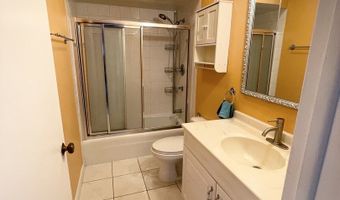 1306 S New Wilke Rd 2B, Arlington Heights, IL 60005