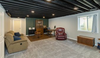 2909 SW Country Ln, Ankeny, IA 50023