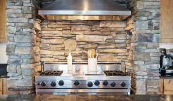 16428 Sunset Heights Dr, Bigfork, MT 59911