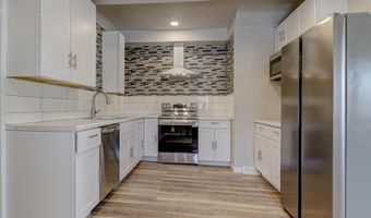 1315 W SUMMER St, Appleton, WI 54914