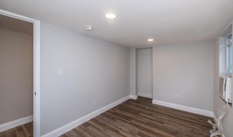 8 SHERMAN Dr, Claymont, DE 19703