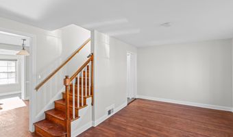 2100 27TH St S, Arlington, VA 22206
