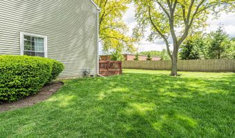 1911 Ozark Pkwy, Algonquin, IL 60102
