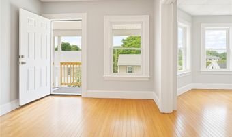 68 Division St, Lincoln, RI 02838