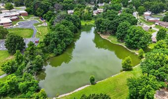 7 Springlake Ct, Ballwin, MO 63011