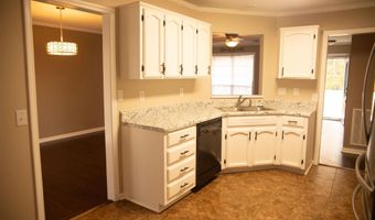 1805 Apache Dr, Albertville, AL 35950