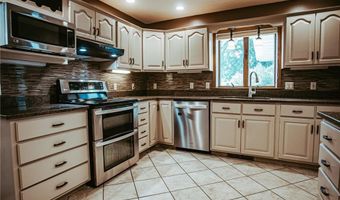610 25th St SW, Austin, MN 55912