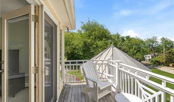 38 Gondola Ave, Jamestown, RI 02835