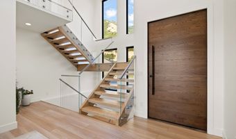 348 E HIDDEN LAKE Dr, Bountiful, UT 84010