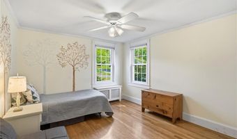 16 Brown Ave, Barrington, RI 02806