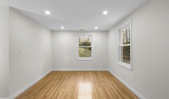 117 W Chippen Hill Rd, Burlington, CT 06013