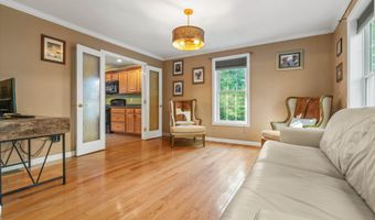 34 Chestnut Dr, Allenstown, NH 03275