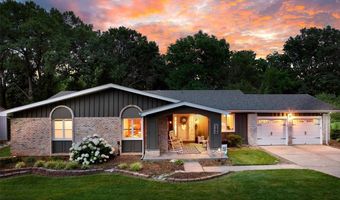 806 Hollyridge Dr, Ballwin, MO 63011