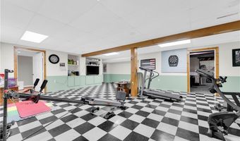 9903 Vermilion Rd, Amherst, OH 44001