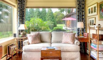 50 Eastover Rd, Portsmouth, RI 02871