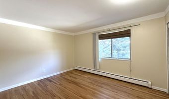 1209 Island Dr 104, Ann Arbor, MI 48105